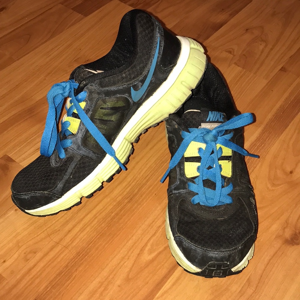 Nike dual fusion running shoes